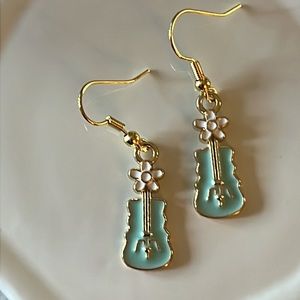 🎻 Violin Earrings